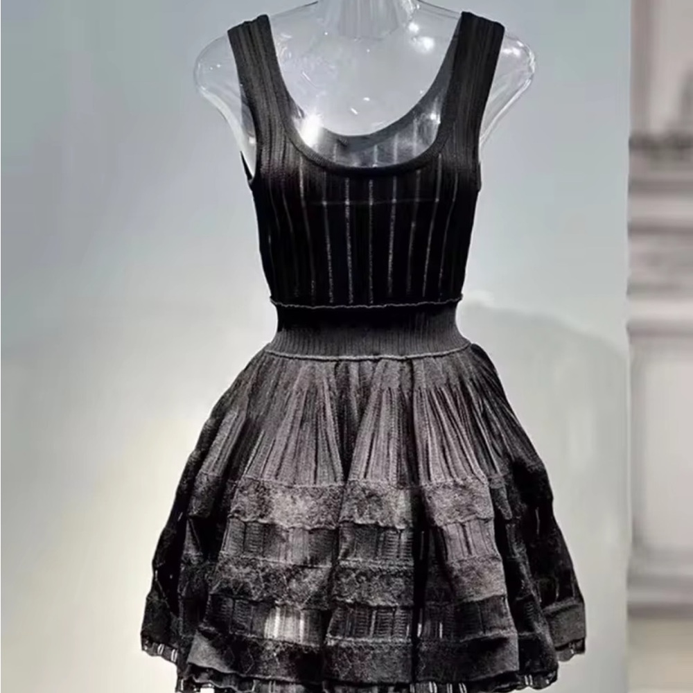 Elegant Black Sleeveless Dress